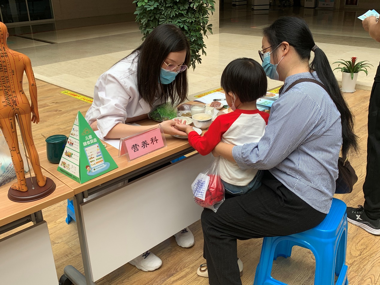 农工党江苏南京市溧水区综合支部党员参加“健康江苏服务百姓”义诊活动2.jpg