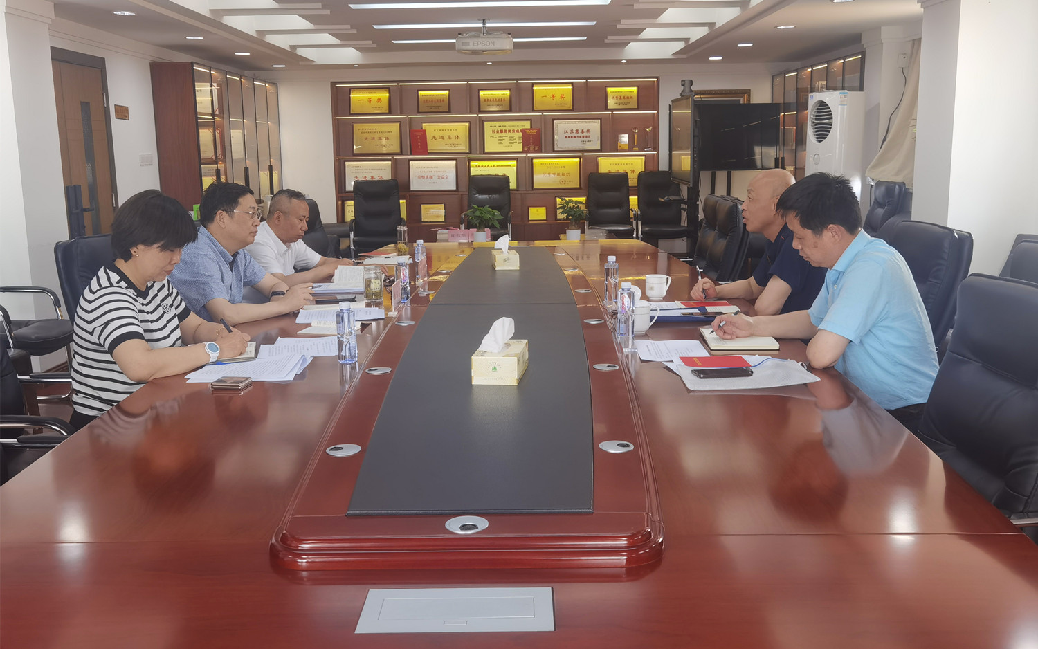 中共南京市委统战部调研农工党南京市委会内部监督工作.jpg