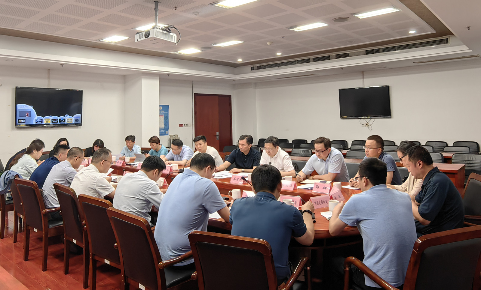农工党南京市委会开展“长江南京段滨江地区绿色发展及特色风貌塑造工作”专题调研 (2).jpg