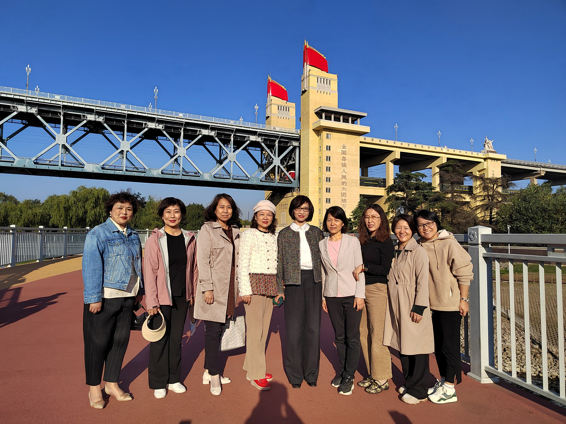 农工党南京市妇女工作委员会学习实践活动暨专委会工作会议举行.jpg