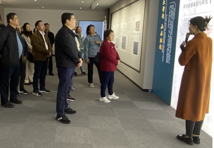 农工党南京市城建三支部联合建邺区综合支部开展“凝心铸魂强根基、团结奋进新征程”主题学习暨城市规划建设成果调研活动 (2).png