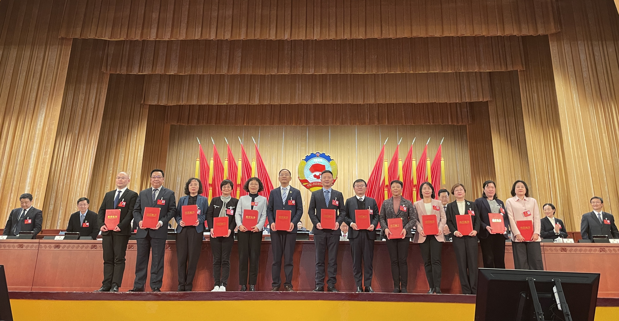 农工党南京市委会提案在市政协十五届二次会议闭幕会上获得表彰.jpg