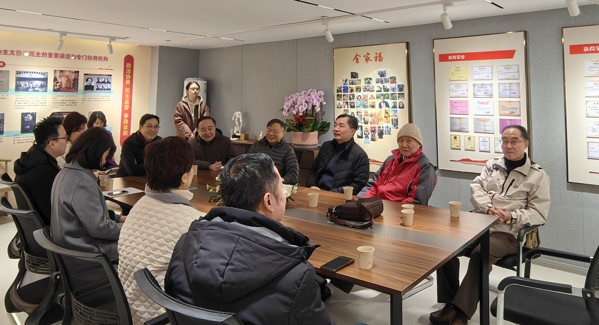 农工党南京市委会开展老领导调研暨“三八”妇女节活动 (1).jpg