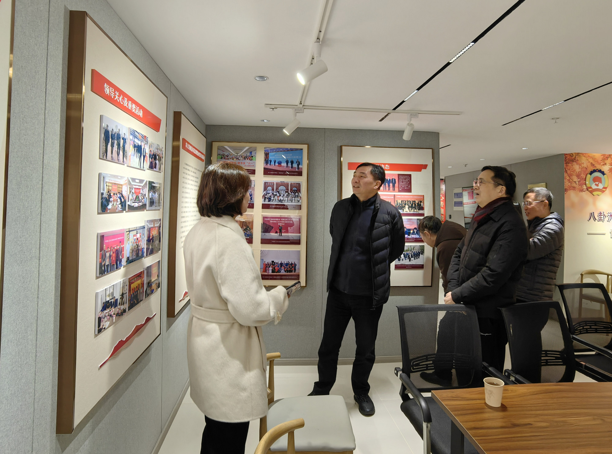 农工党南京市委会开展老领导调研暨“三八”妇女节活动 (2).jpg
