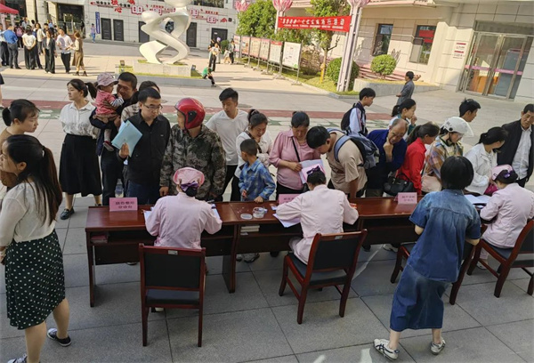 宁商农工情——农工党南京市委会“重塑笑颜”公益金赴商洛开展社会服务公益活动 (3).jpg