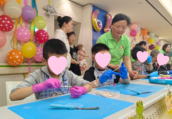同心庆“六一”   农工党南京市委会开展“重塑笑颜”儿童节慰问活动 (4).jpg