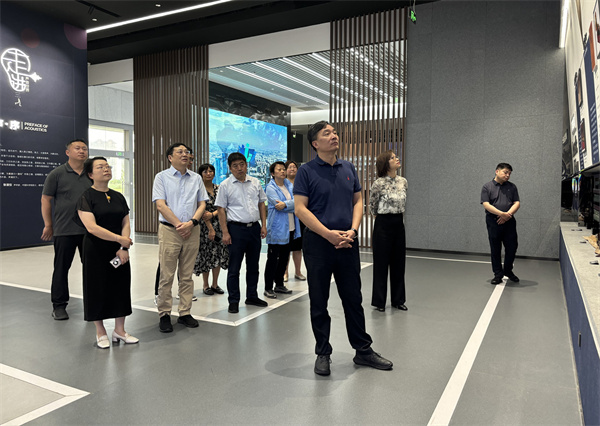 农工党南京市委会赴苏州开展“推进校地融合，发挥高校科技创新策源地作用”重点考察调研 (4).jpg