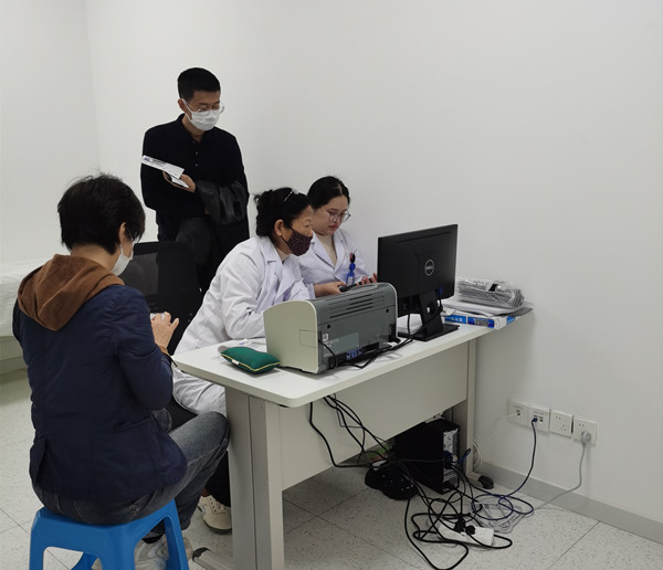 农工党南京市中医院支部开展“情暖金秋，爱在扬中”义诊活动 (1).jpg