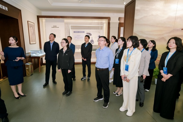 参观.jpg