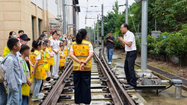 1787020892859012153.jpg 暖心研学伴童行——农工党南京市委会“农工益家人”志愿者服务队开展患儿公益夏令营活动2.jpg
